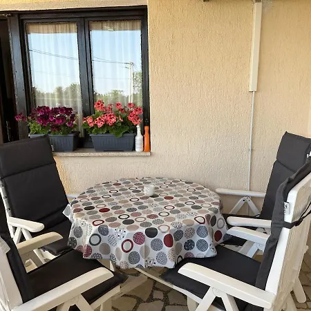 House Mirka Melnica